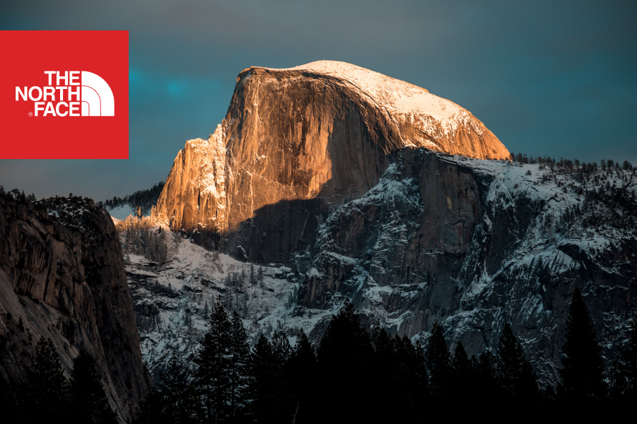 Логотип The North Face и скала Хаф-Доум.png